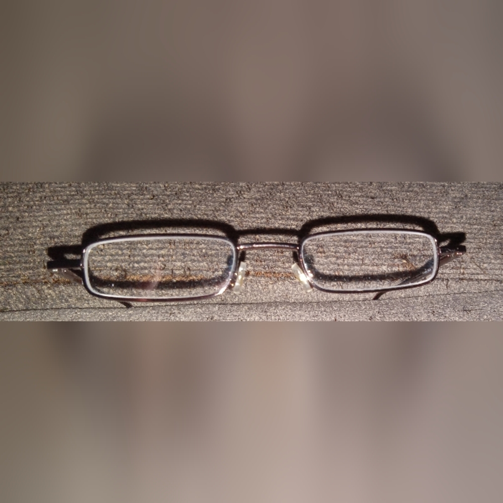 Foster Grant's Reading Glasses With Cases Both Same Strength: read descriptions
